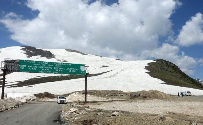 Traffic Suspended On Sinthan-Kishtwar Road Due To Inclement Weather