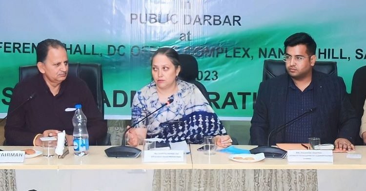 Sheetal Nanda chairs Public Darbar at Samba; Asks officers to ensure prompt redressal of public issues