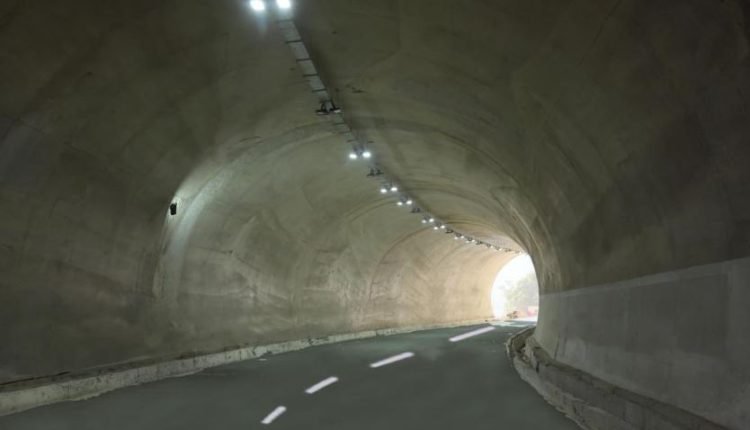 Nitin Gadkari Announces Maroge Tunnel's Completion, Signifying Progress on Vital Jammu-Srinagar Highway