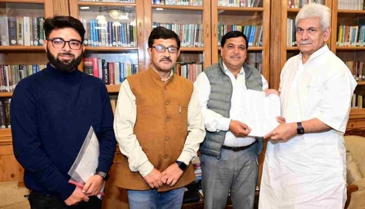 Former Legislator Sh. Daleep Singh Parihar Discusses Bhaderwah's Development Concerns with Lieutenant Governor Shri Manoj Sinha