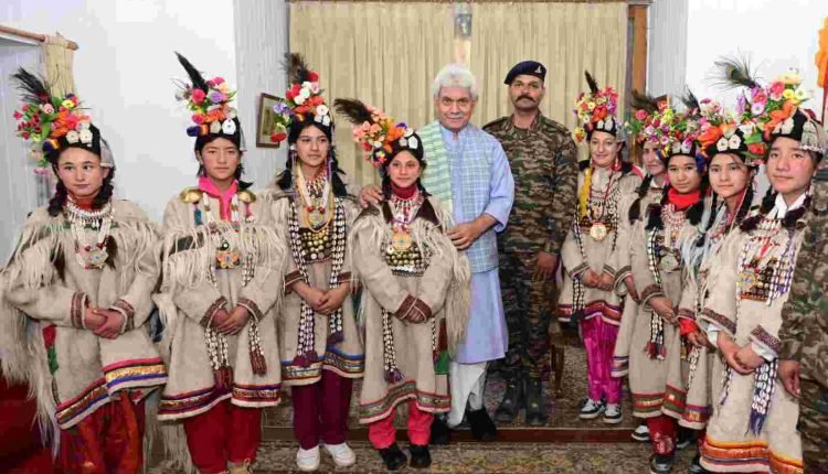 Lt Governor interacts with Students & Teachers from Ladakh’s Hanu Aryan valley participating in National Integration Tour