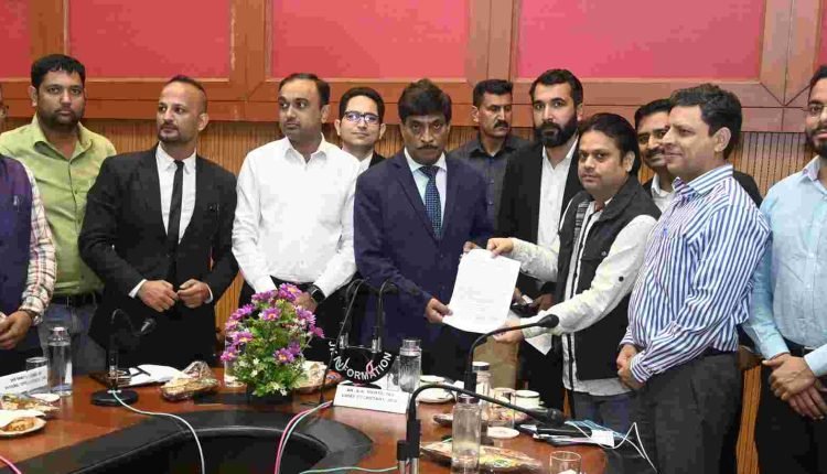 Vigilance Awareness Week : CS holds interaction with RTI/Social Activists both at Sgr & Jmu