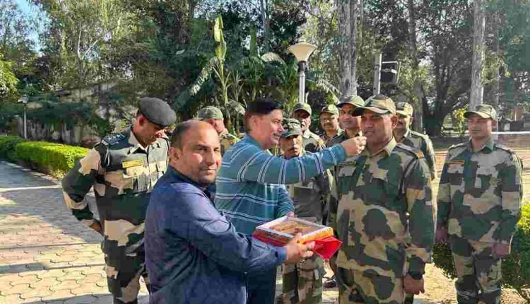 Samba Administration celebrates Deepawali with BSF Jawans on Border Posts