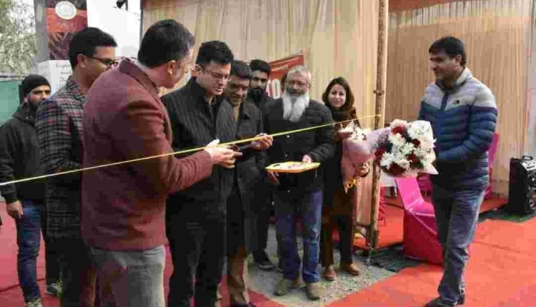 ‘Autumn Craft Mela’ begins at Boulevard, Srinagar