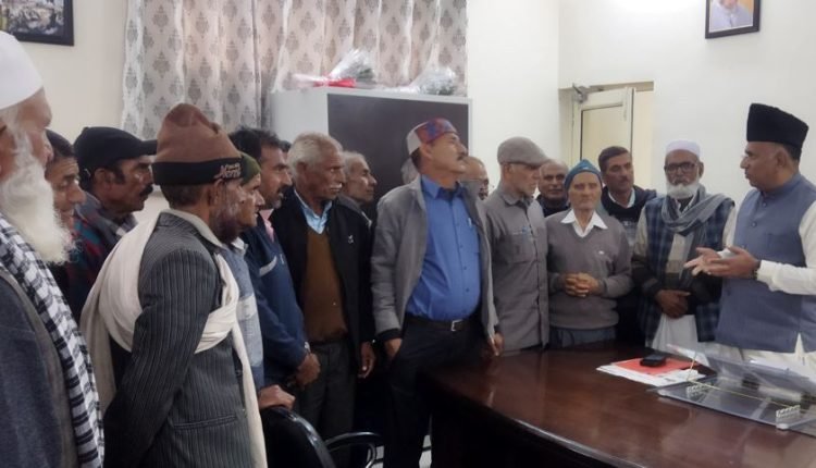 Backward Classes, JKML delegations meet Khatana, list grievances