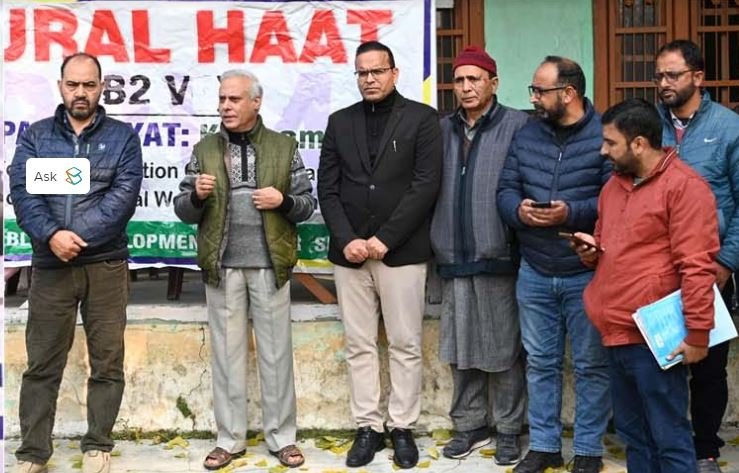 B2V-5: Administrator, Associated Hospital, GMC Srinagar visits Panchayat Halqa Keegam, Shopian