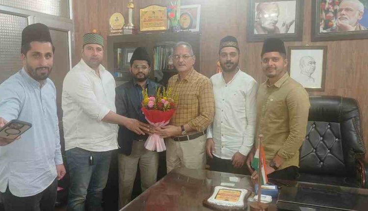 Ahmadiyya Muslim Community delegation meets Kavinder, discuss patriotism & unity