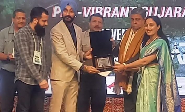 J&K Tourism receives award of excellence at 15th ATOAI Convention, Gujarat