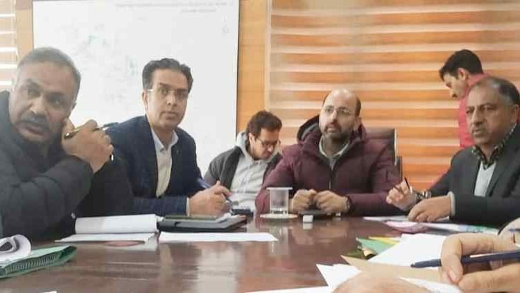 Maintain strict vigil on feeders vulnerable to power pilferage: MD KPDCL to EEs