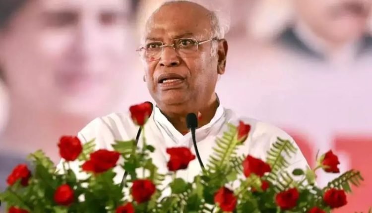 Kharge Condemns BJP Government, Urges Nation to Teach a Lesson for Alleged Constitutional Erosion