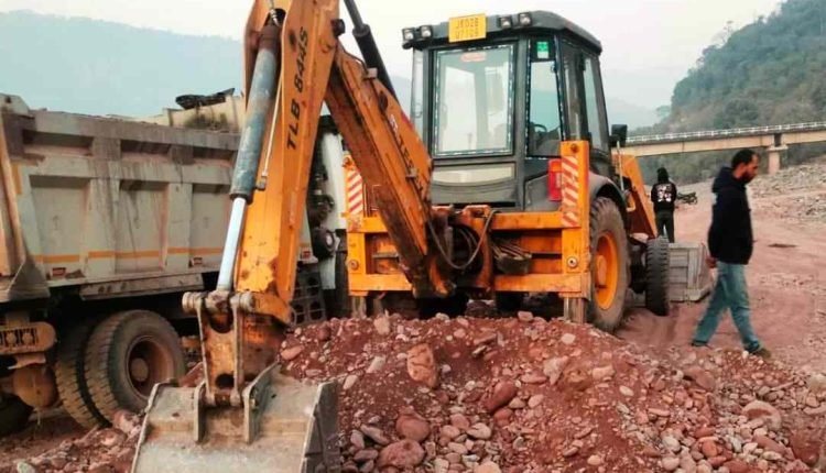 Over Rs. 5 lakh penalty imposed on machinery involved in illegal extraction