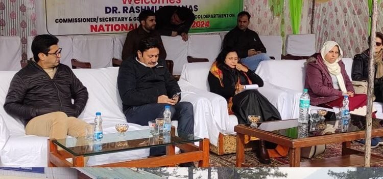 Dr Rashmi Singh holds interactive session with youth, women groups