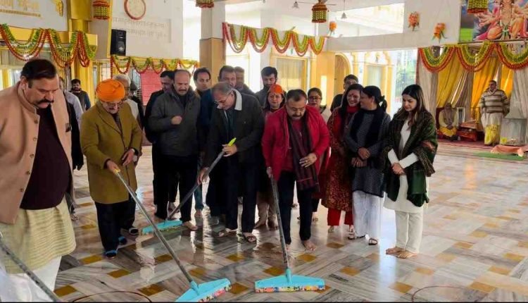 Kavinder leads cleanliness drive at religious places ahead of Ram Temple Consecration