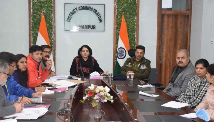 DC Udhampur calls for stepping up drug control measures