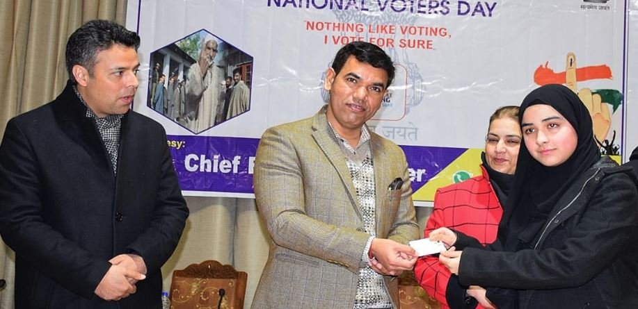 Div Com Kashmir encourages citizens to vote in upcoming elections for vibrant, healthy democracy
