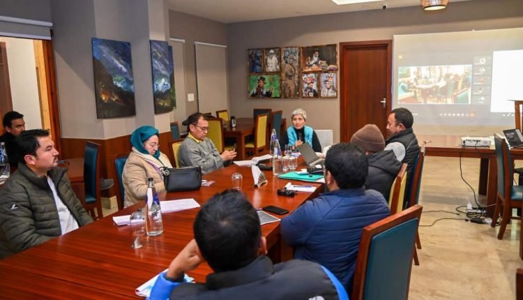 Commissioner Secretary, Padma Angmo attends concluding session of NEP 2020 implementation workshop in Kargil