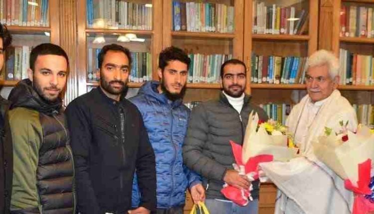 Wide Spectrum of Meetings: Lt Governor Shri Manoj Sinha Engages with Delegations from J&K Service Selection Board and Industrial Association Lassipora