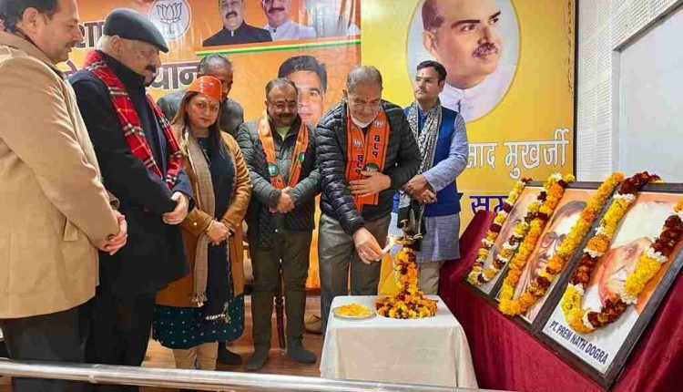 Kavinder castigates political parties for questioning Bharat Ratna to late Karpoori Thakur 