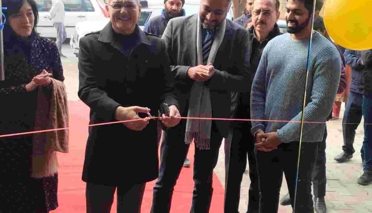 Kavinder encourages J&K youth to be 'job givers' not 'job seekers'