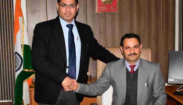 Om Prakash Bhagat takes over as Deputy Commissioner Rajouri