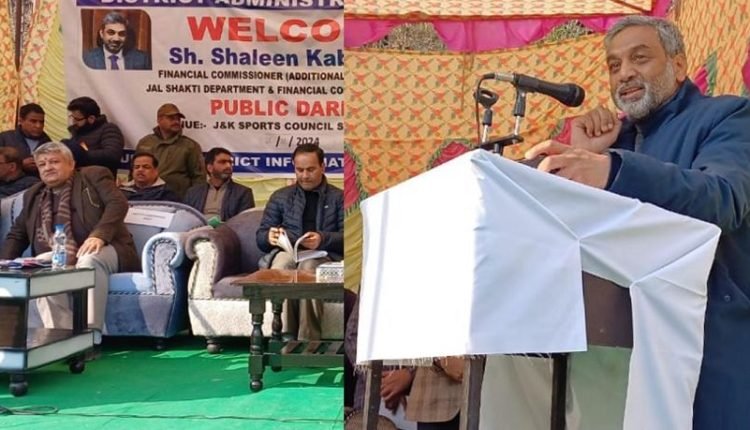 Shaleen Kabra chairs public darbar at far off Sungri village