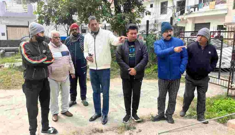 Vinay Gupta undertook an extensive tour of ward no 22 in Shastri Nagar