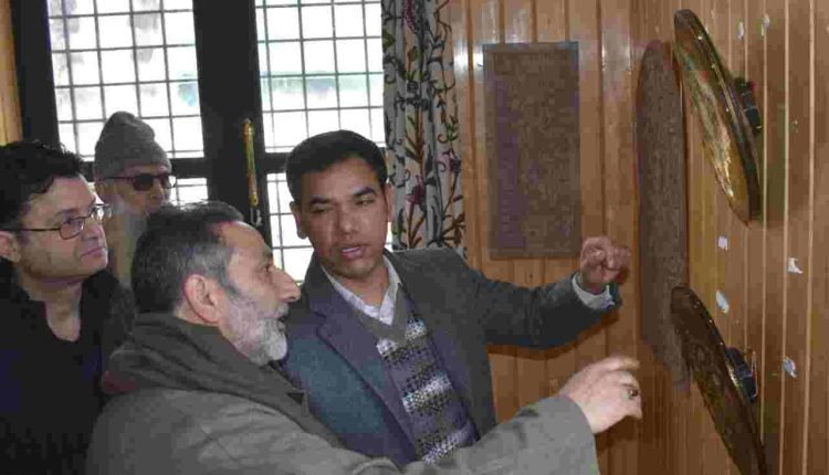 Handicrafts & Handloom Deptt Kickstarts Exhibitions at Emporium Building & Zero Bridge