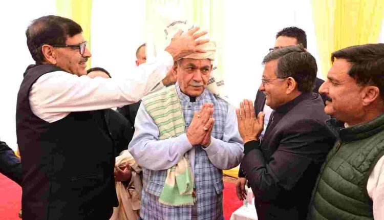 Lt Governor interacts with 120-member delegation of Pahari Community at Raj Bhawan