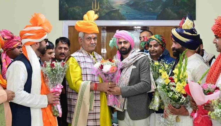 Delegation of Pahari Tribe ST Forum calls on Lt Governor