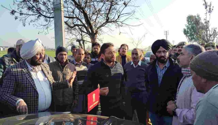 DM Jammu Sachin Kumar Vaishya chairs Weekly Block Diwas meeting at Chakroi