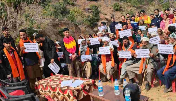 100s Joined, expressed their faith on Shiv Sena
