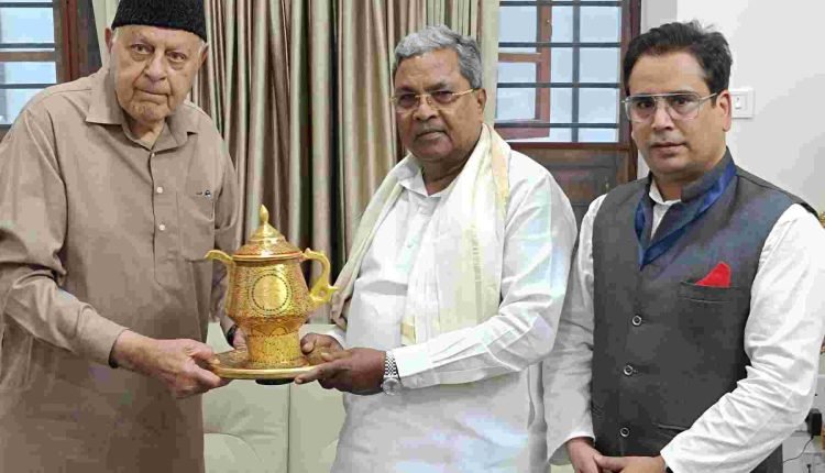 Dr. Farooq Abdullah pays a courtesy call to Karnataka CM Shri Sidaramaiyah, Dy CM DK Shivakumar