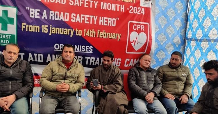 ARTO, Anantnag visits Khiram Dargah, reviews transport facilities to devotees