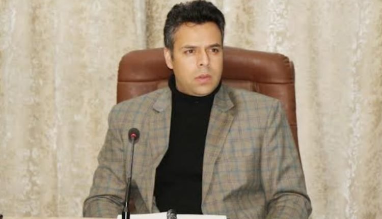 DC Srinagar reviews functioning of Revenue Department