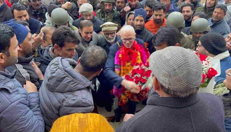 Sagar leads NC functionaries in according warm welcome to Omar Abdullah on his return from Umrah