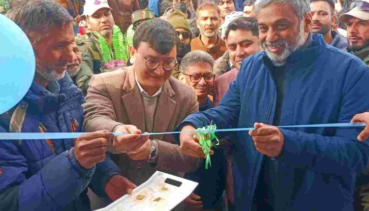 Shaleen Kabra visits Pattan, inaugurates Water Supply Schemes