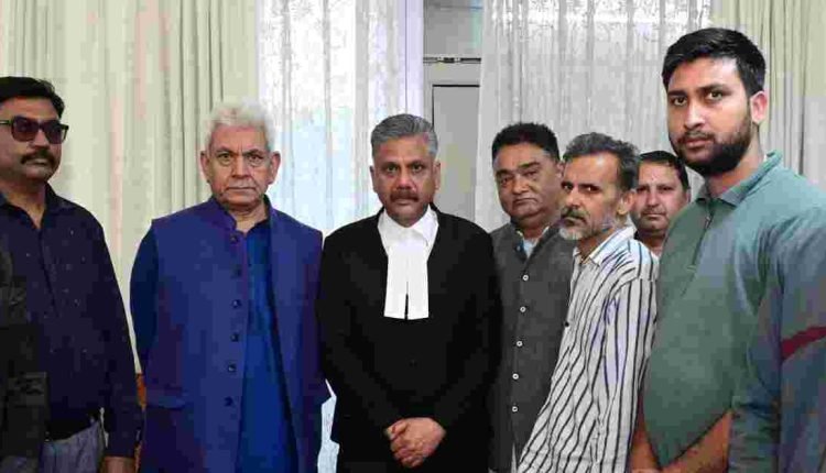 Lt Governor meets Family members of missing Seaman