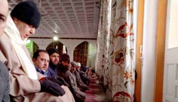 Dr Farooq Abdullah offers Friday prayers at Dargah Hazratbal