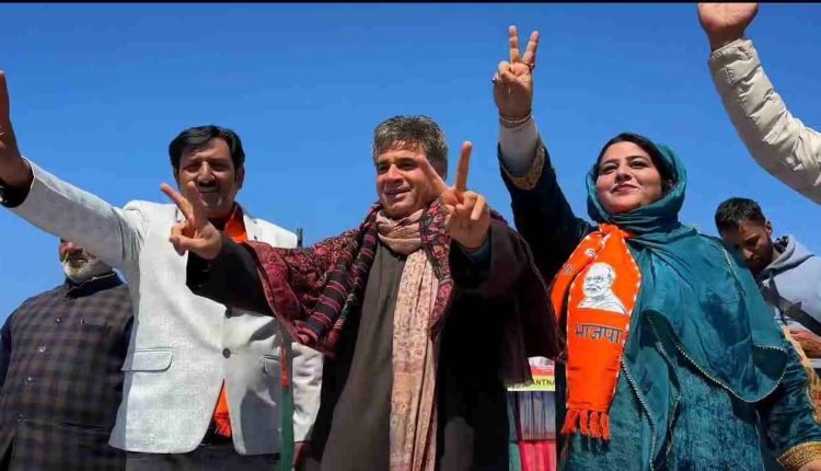 Ravinder Raina addresses massive public gathering at Nepora (Anantnag) in South Kashmir