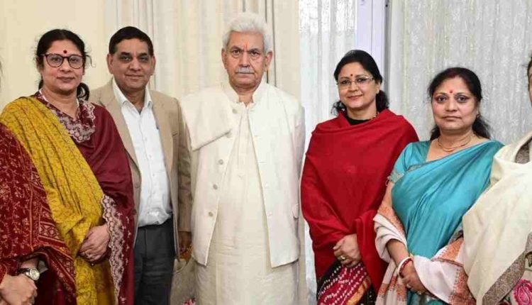 Former Member of Parliament, BJP Mahila Morcha delegation call on Lt Governor