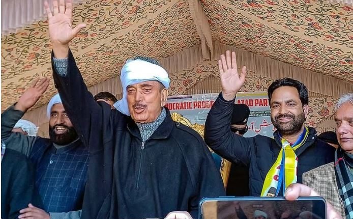 Ghulam Nabi Azad Urges Immediate Restoration of Statehood to Jammu and Kashmir Post-Elections: A Call for Political Accountability