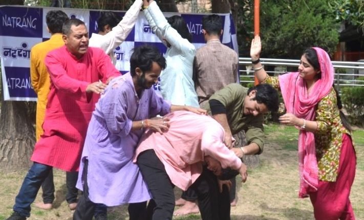 Balwant Thakur's 'AAG' Theatre Production Exposes the Ravages of Drug Menace in Jammu