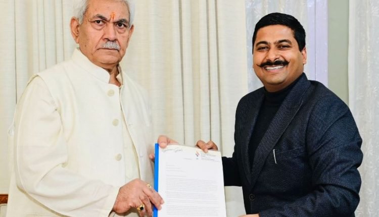Gaurav calls on LG Sinha, advocates for development of Jammu region’s growth & prosperity