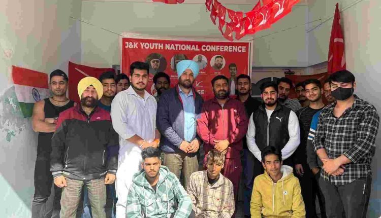 Tejinder asks Party's youth brigade to gearup for upcoming polls in Jammu and Kashmir