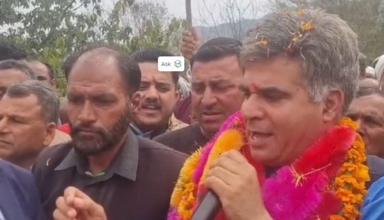 Ravinder Raina addresses public rally in Nowshera