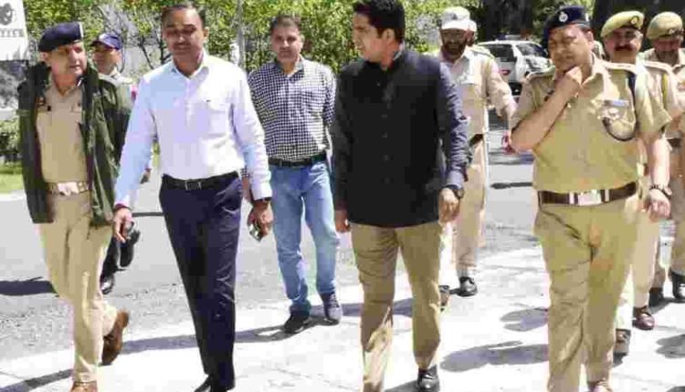 Div Com Jammu reviews election preparedness in Ramban