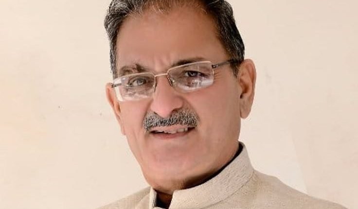 manipulate emotions of people to manipulate emotions of people