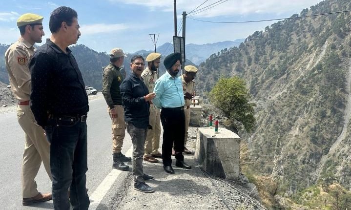 Transport Commissioner visits Udhampur, Ramban; reviews functioning of Motor Vehicle Department