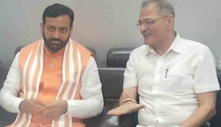 Kavinder meets Haryana CM, asks for persuading industrialists to invest in J&K