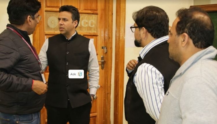 Post Polling: RO Srinagar PC seals EVMs at Strong Rooms in presence of General Observer & Political Party Representatives at SKICC- CENTAUR